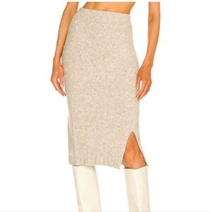 Chic Knit Pencil Skirt in Beige